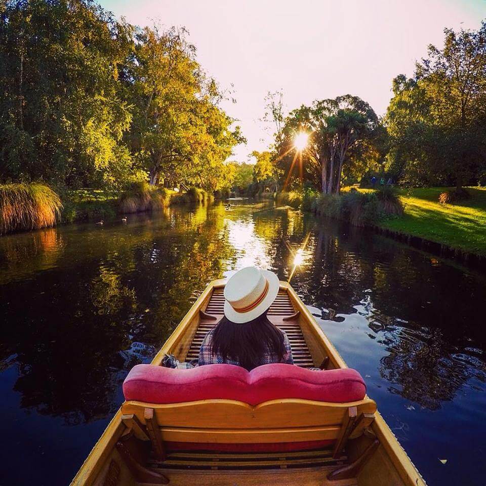 Punting - Iconic Avon River Tour Christchurch Attractions