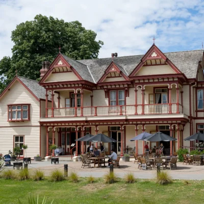 Riccarton House & Bush